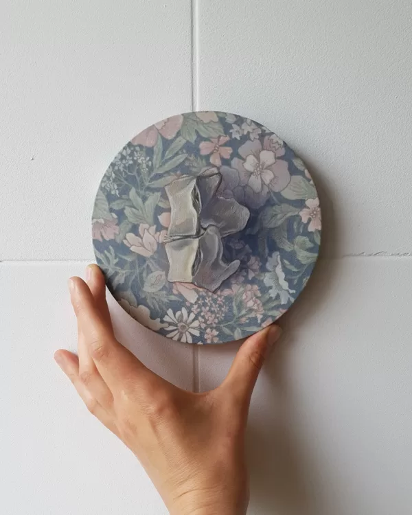 "Nezināmas izcelsmes mugurkaula skriemeļi", 15x15cm, audekls/eļļa, 2022. Pieejams